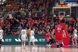 吨位太吓人了！大宝贝刘禹彤卡位都还没发力 对手就倒下了