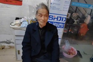 阿德巴约单场83分 但别忘了她女朋友可是女篮实打实GOAT