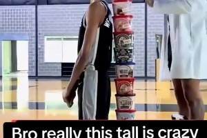 文班亚马2米24的身高，等于多少桶泡面叠起来？